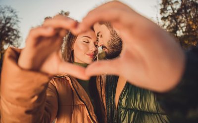 Die Wissenschaft des Flirtens: Was Psychologie und Biologie über Anziehung verraten